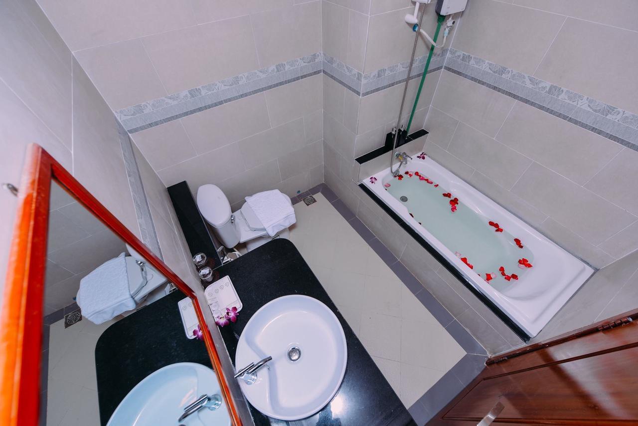 Sky Palace Boutique Hotel Battambang Exterior photo