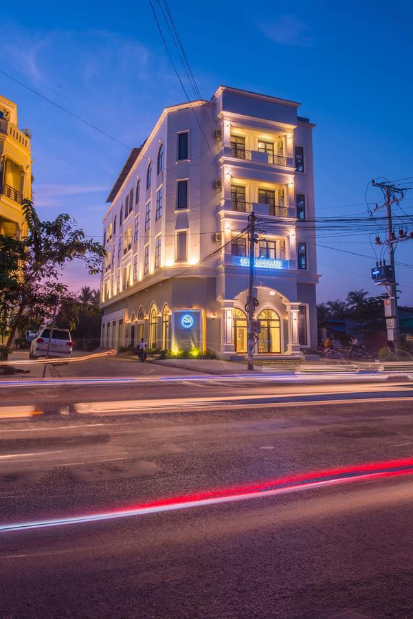 Sky Palace Boutique Hotel Battambang Exterior photo