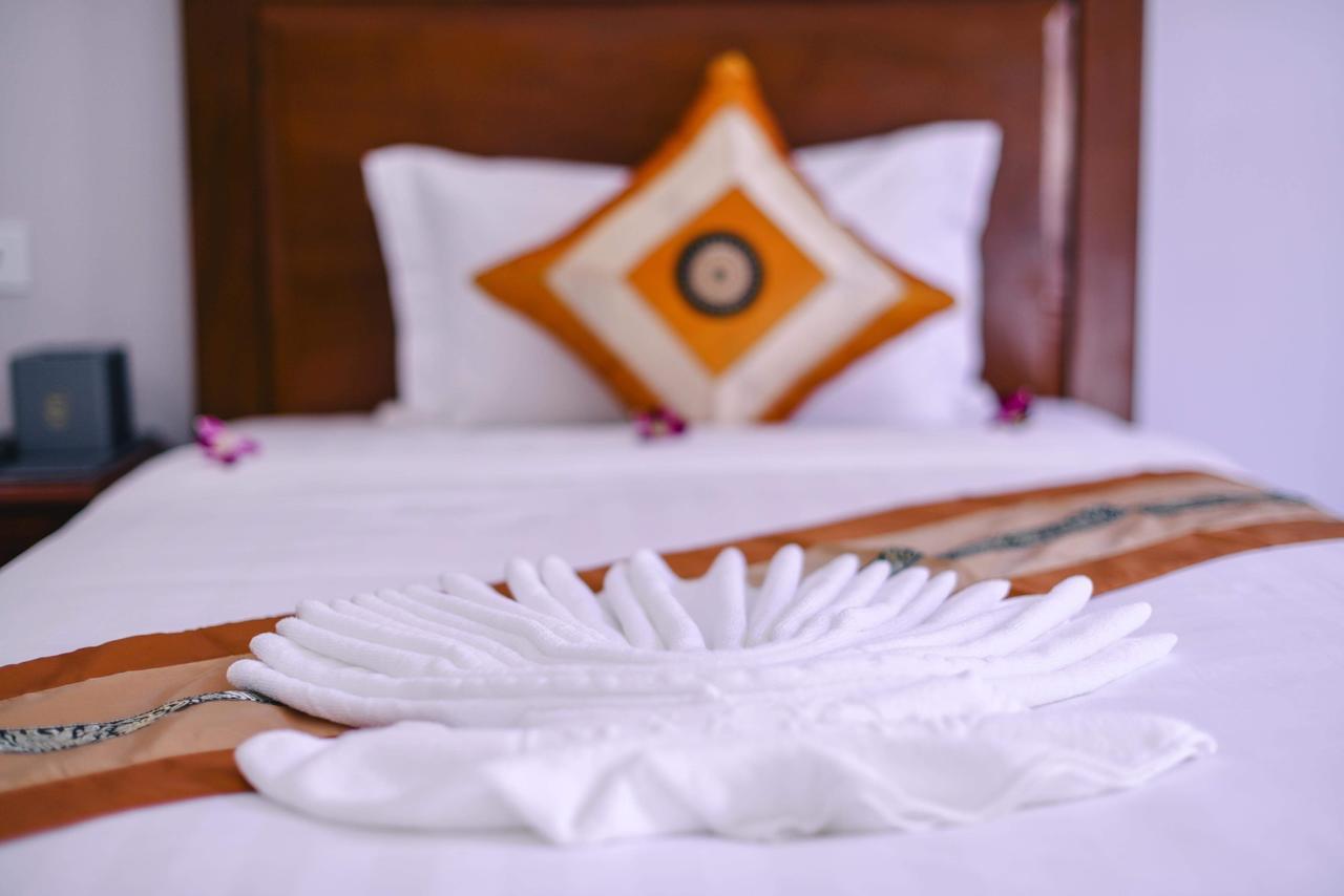 Sky Palace Boutique Hotel Battambang Exterior photo
