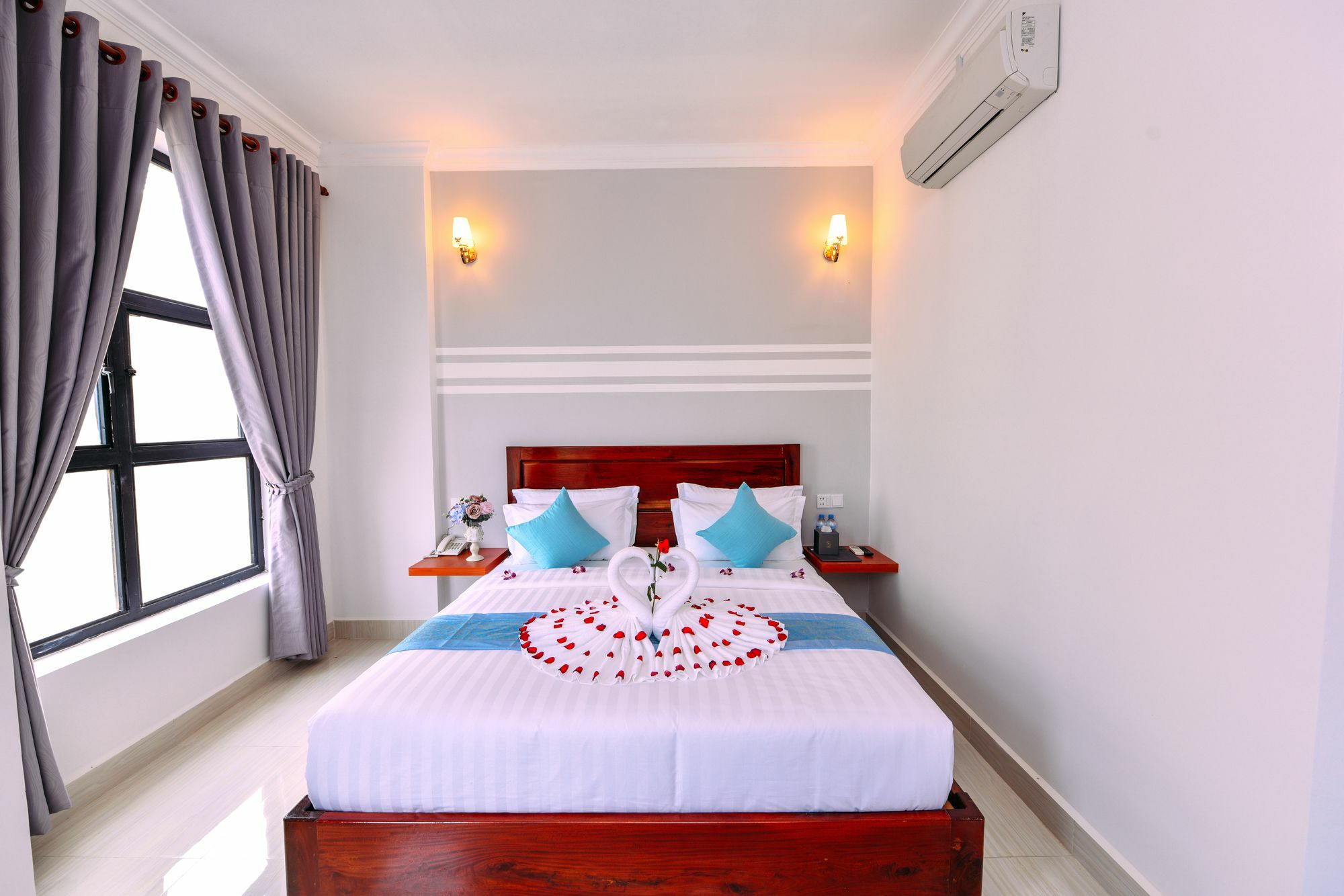 Sky Palace Boutique Hotel Battambang Exterior photo