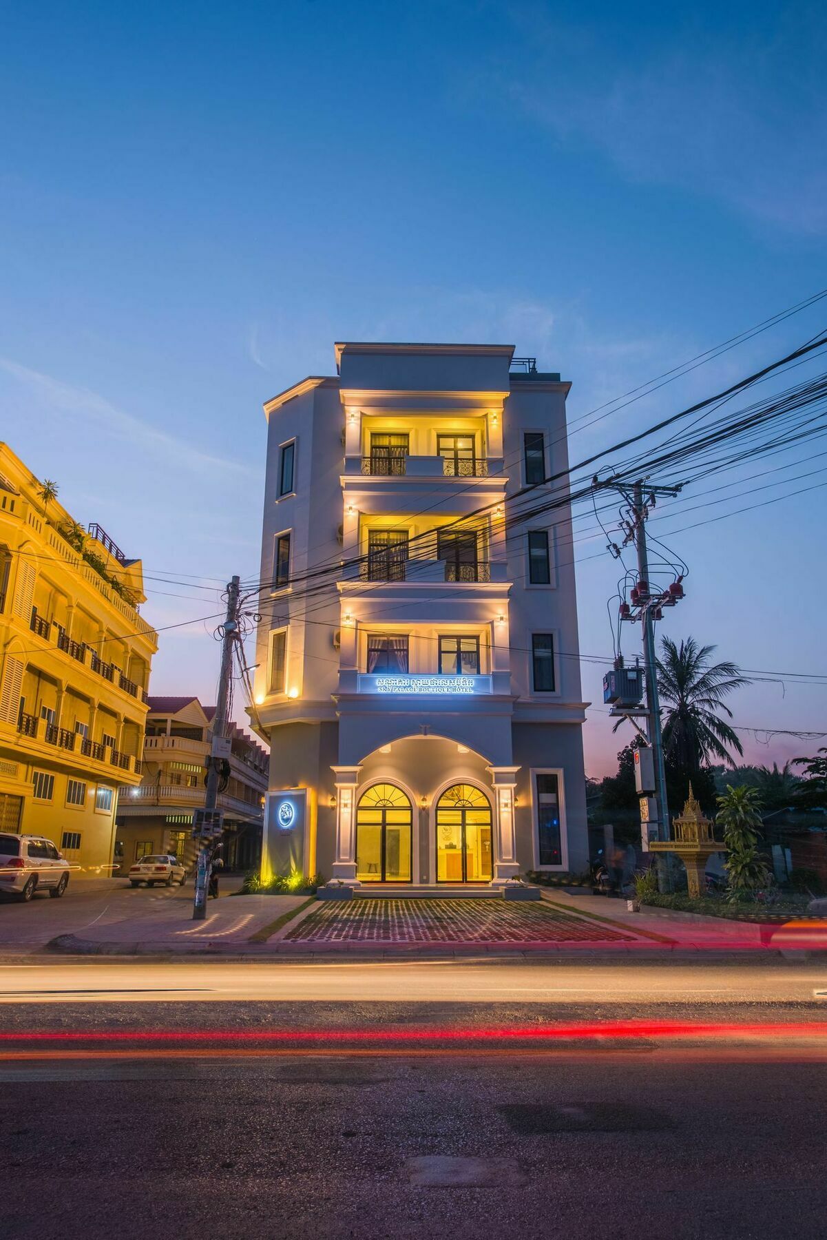 Sky Palace Boutique Hotel Battambang Exterior photo