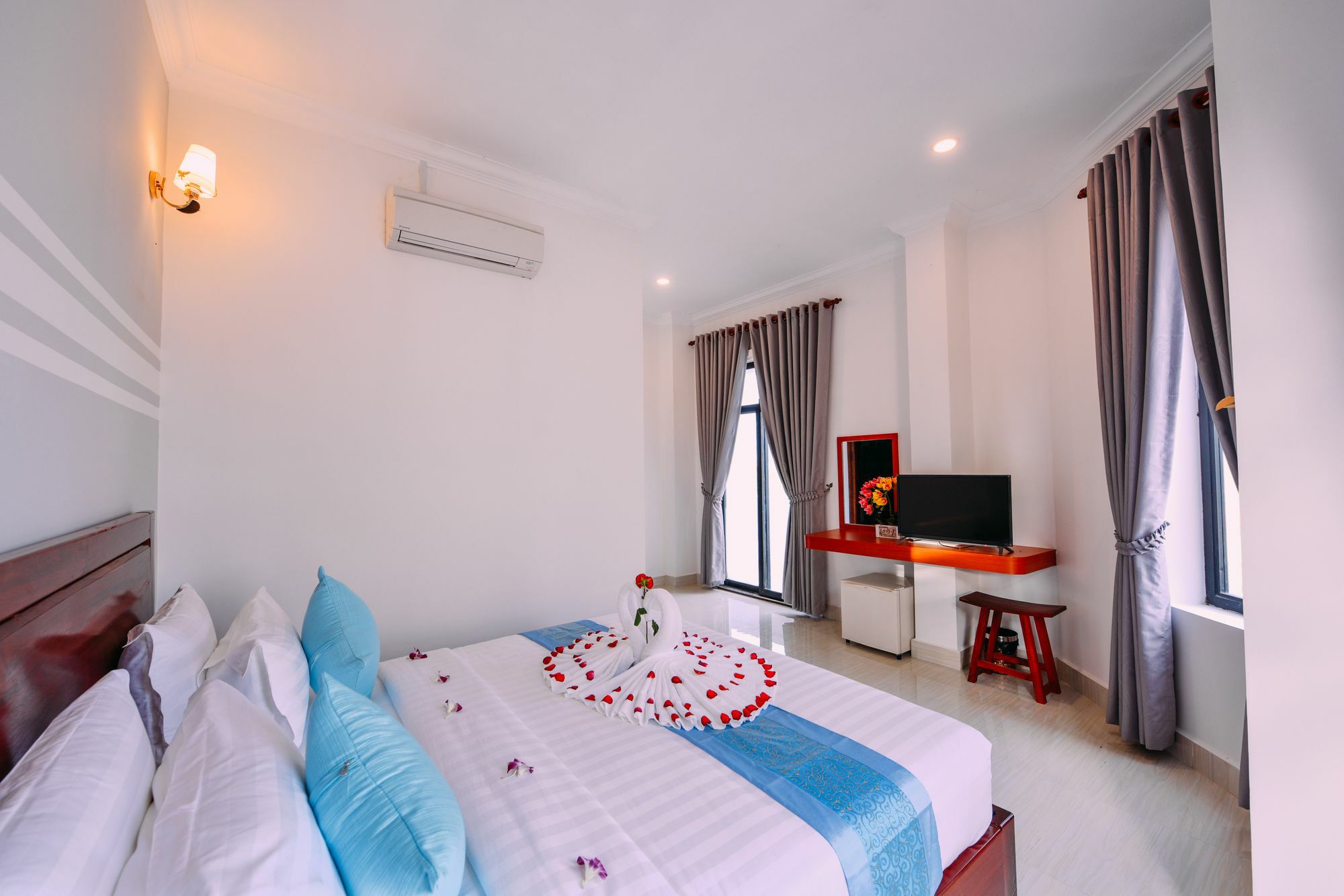 Sky Palace Boutique Hotel Battambang Exterior photo