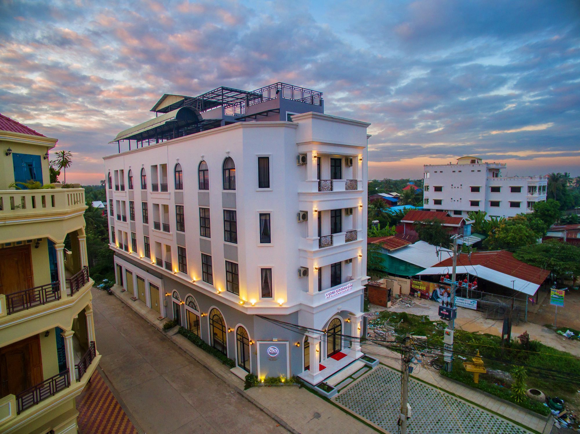 Sky Palace Boutique Hotel Battambang Exterior photo